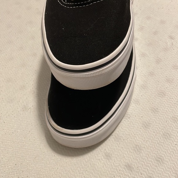 Vans - Picture 4 of 6